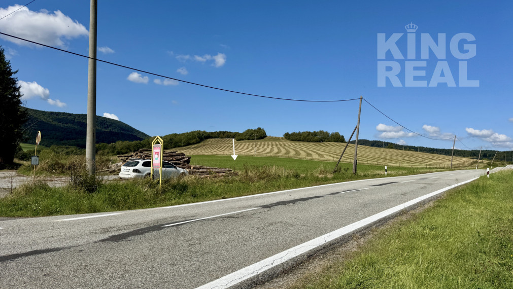 Pozemok v obci Becherov