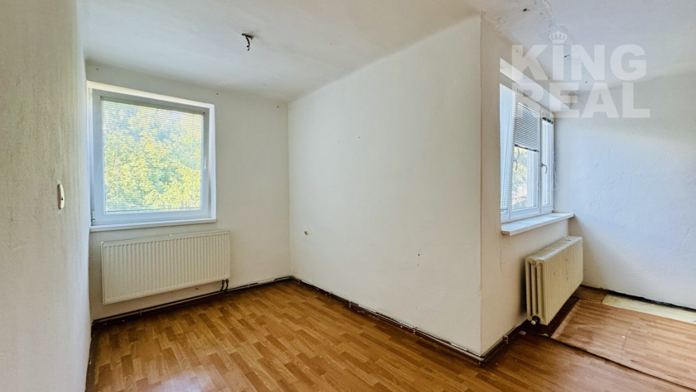 5 izbový byt s 2 kuchyňami a kúpeľňami v centre mesta Svidník