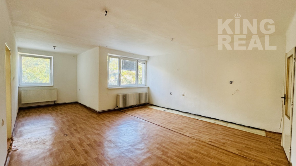 5 izbový byt s 2 kuchyňami a kúpeľňami v centre mesta Svidník