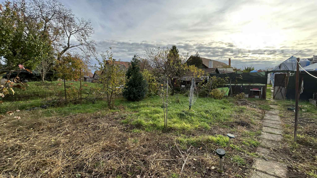 🏡 Pozemok s rodinným domom na zbúranie –Drážovce pri Nitre