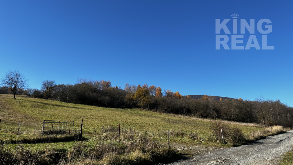 Pozemok v obci Becherov