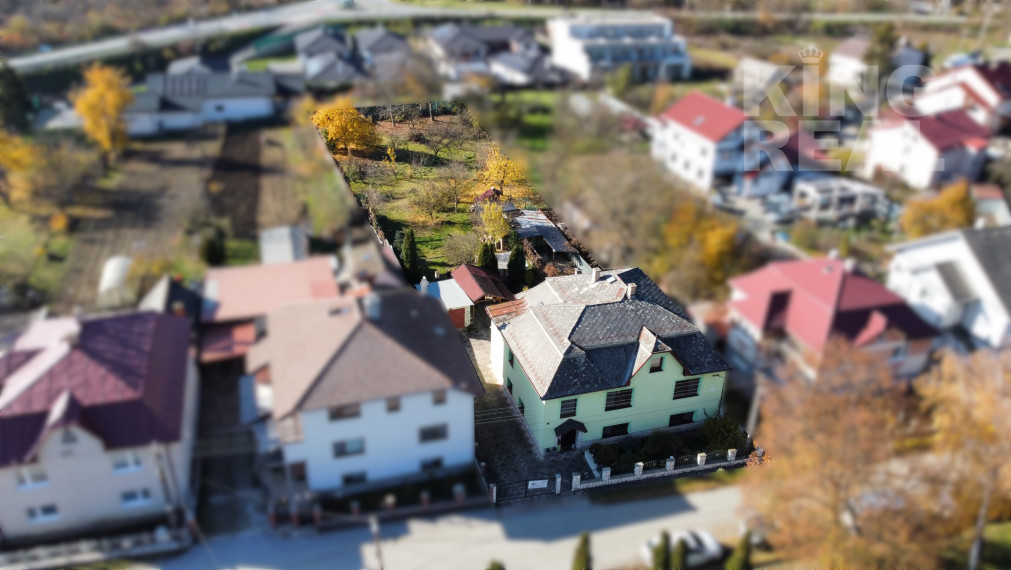 Predaj priestranného rodinného domu s veľkým pozemkom – Nižná Hutka, Ortášska ulica (12 km od Košíc)