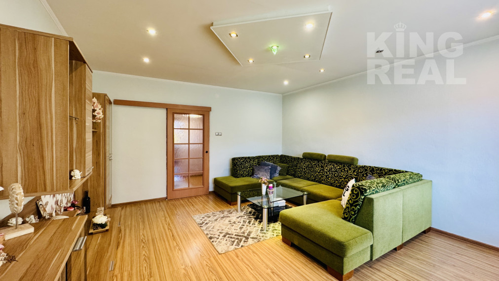 Predaj priestranného rodinného domu s veľkým pozemkom – Nižná Hutka, Ortášska ulica (12 km od Košíc)