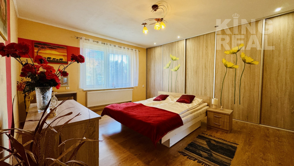 Predaj priestranného rodinného domu s veľkým pozemkom – Nižná Hutka, Ortášska ulica (12 km od Košíc)