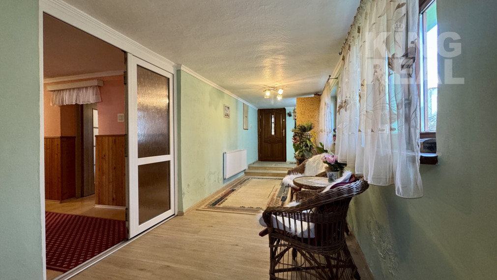 Predaj priestranného rodinného domu s veľkým pozemkom – Nižná Hutka, Ortášska ulica (12 km od Košíc)