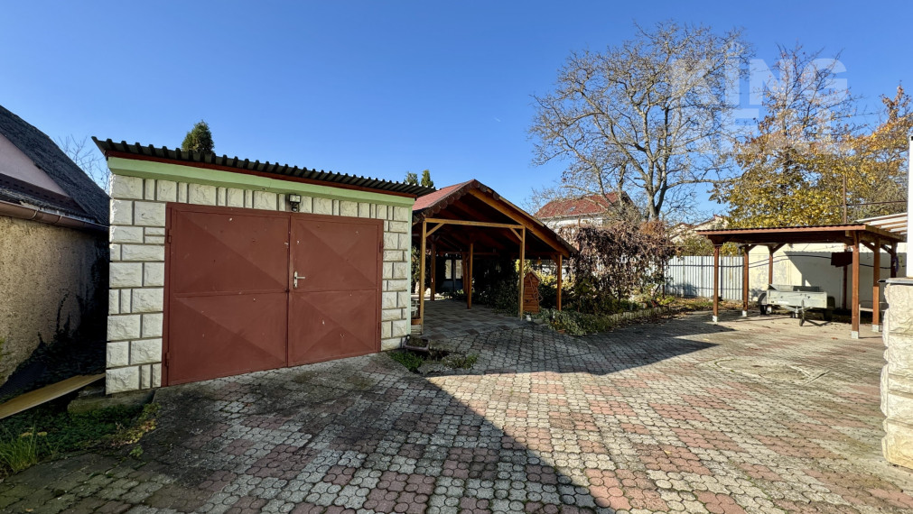 Predaj priestranného rodinného domu s veľkým pozemkom – Nižná Hutka, Ortášska ulica (12 km od Košíc)