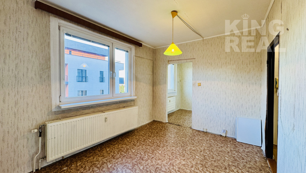 ***REZERVOVANÉ*** Na predaj 3,5 izbový byt  s loggiou a veľkou pivnicou v centre mesta Bardejov, ul. Dlhý rad 19