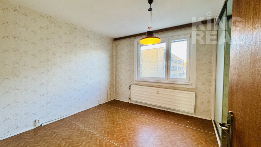 ***REZERVOVANÉ*** Na predaj 3,5 izbový byt  s loggiou a veľkou pivnicou v centre mesta Bardejov, ul. Dlhý rad 19