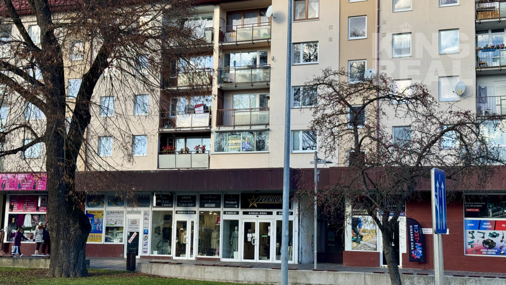 ***REZERVOVANÉ*** Na predaj 3,5 izbový byt  s loggiou a veľkou pivnicou v centre mesta Bardejov, ul. Dlhý rad 19