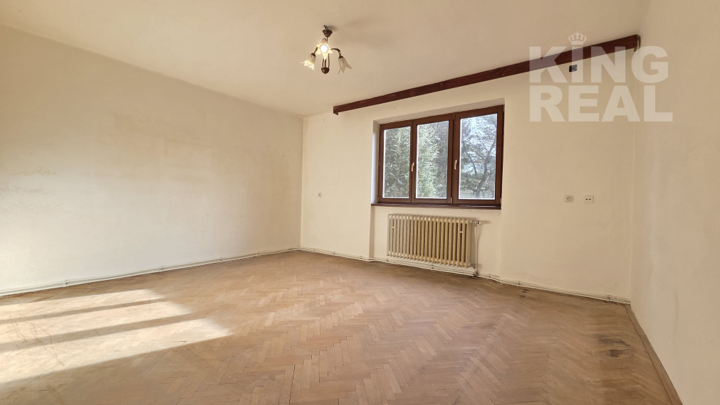 NA PREDAJ - Tehlový 3-izbový byt so ZÁHRADKOU a SÚKROMNÝM DVOROM v širšom CENTRE Prešova!