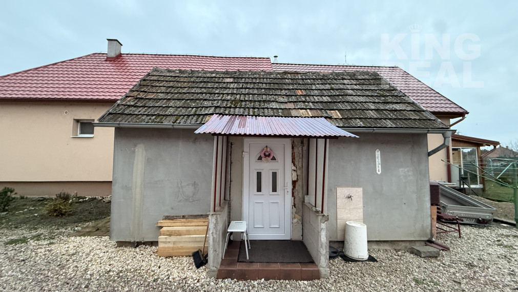 NA PREDAJ RODINNÝ DOM ÚĽANY NAD ŽITAVOU