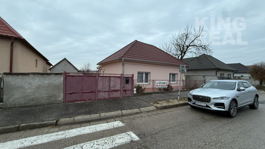 NA PREDAJ RODINNÝ DOM ÚĽANY NAD ŽITAVOU