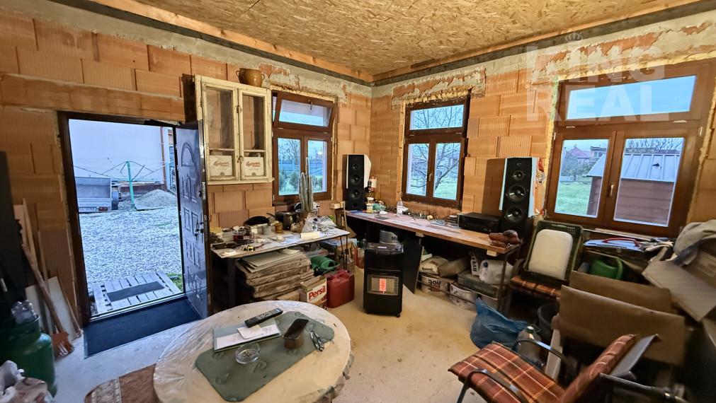 NA PREDAJ RODINNÝ DOM ÚĽANY NAD ŽITAVOU