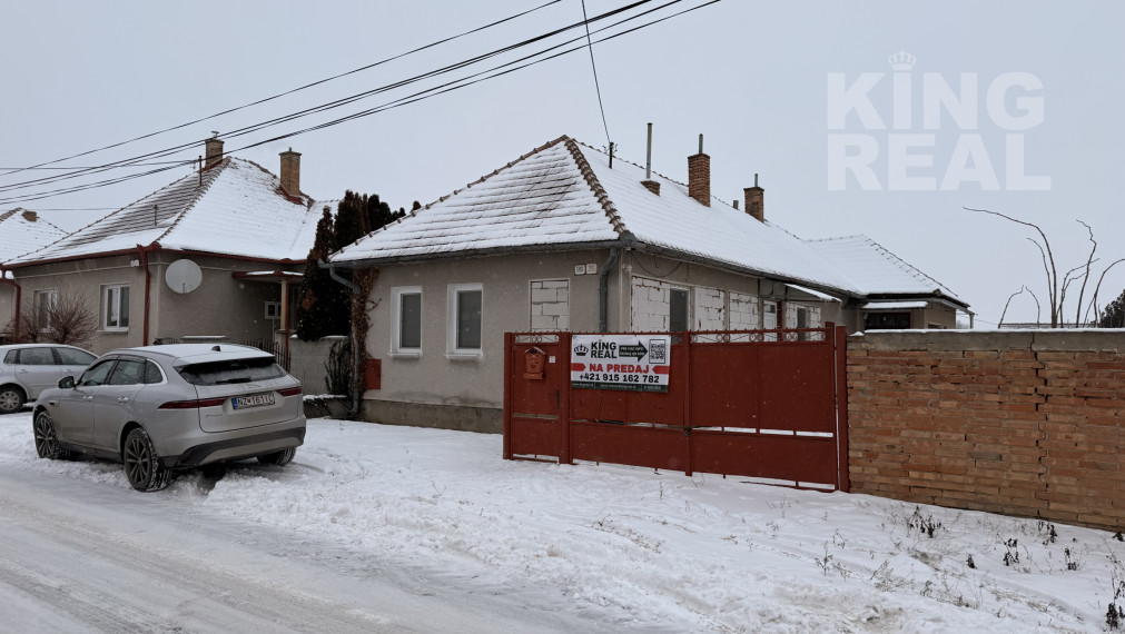 NA PREDAJ – RODINNÝ DOM S PRÍSTAVBOU, BÁNOV