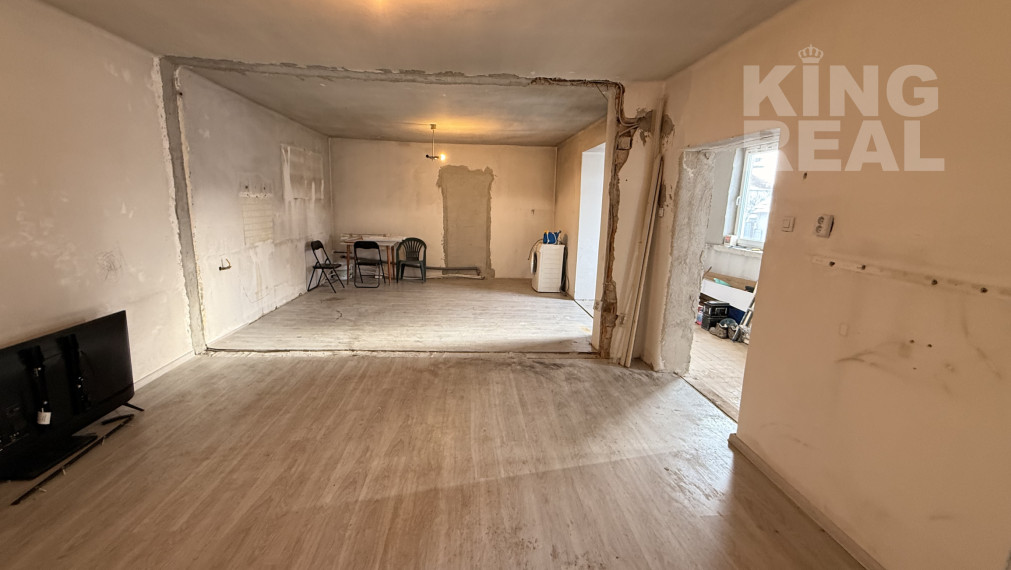 NA PREDAJ – RODINNÝ DOM S PRÍSTAVBOU, BÁNOV