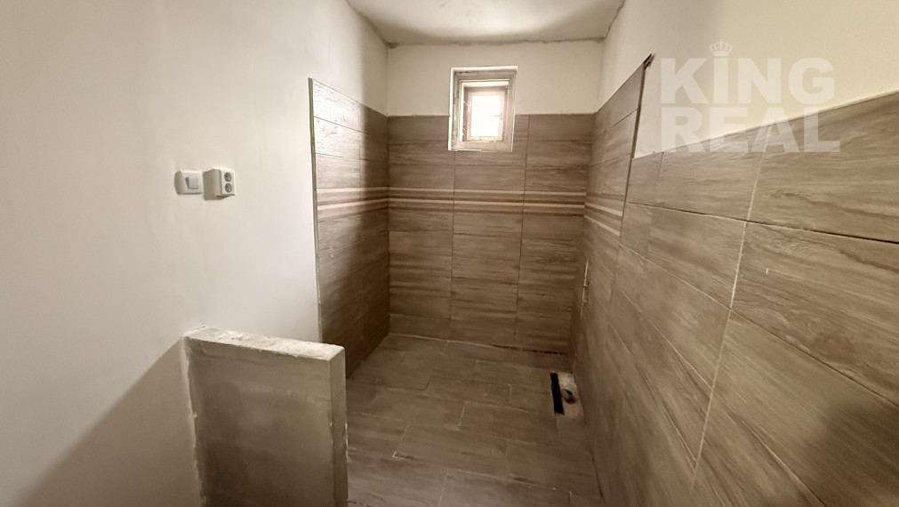 NA PREDAJ – RODINNÝ DOM S PRÍSTAVBOU, BÁNOV