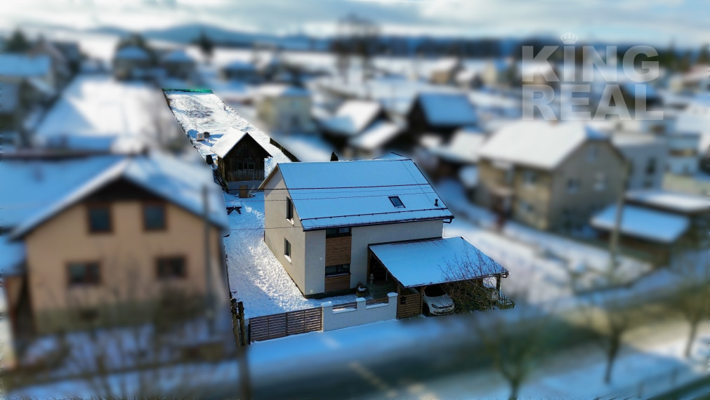 Moderný 2-podlažný drevodom s krbom, terasou a parkovaním, Kľušov, okr. Bardejov