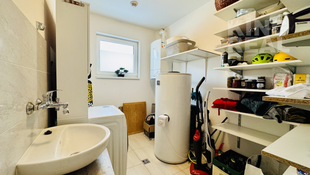 Moderný 2-podlažný drevodom s krbom, terasou a parkovaním, Kľušov, okr. Bardejov