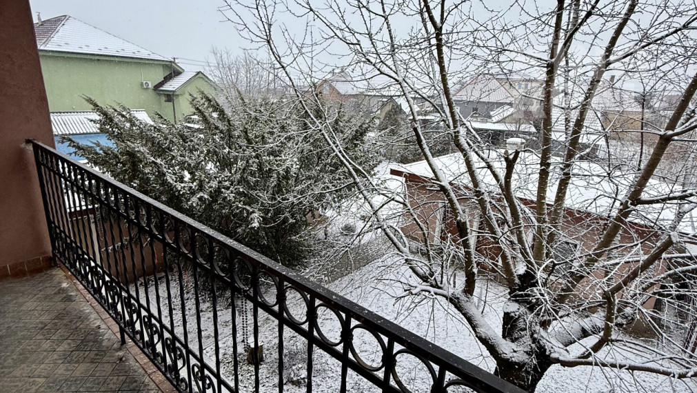 RODINNÝ DOM PO KOMPLETNEJ REKONŠTRUKCII DVORY NAD ŽITAVOU