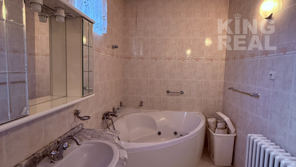 RODINNÝ DOM PO KOMPLETNEJ REKONŠTRUKCII DVORY NAD ŽITAVOU