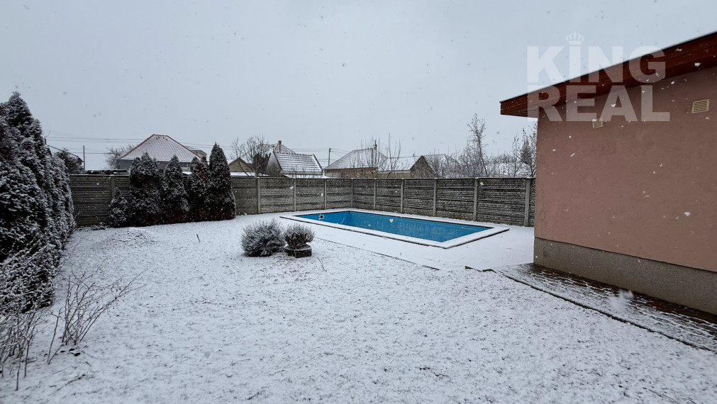 RODINNÝ DOM PO KOMPLETNEJ REKONŠTRUKCII DVORY NAD ŽITAVOU