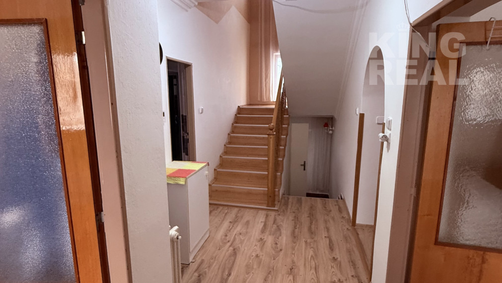 RODINNÝ DOM PO KOMPLETNEJ REKONŠTRUKCII DVORY NAD ŽITAVOU