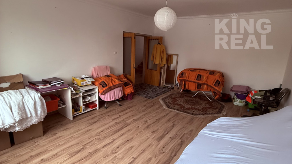 RODINNÝ DOM PO KOMPLETNEJ REKONŠTRUKCII DVORY NAD ŽITAVOU