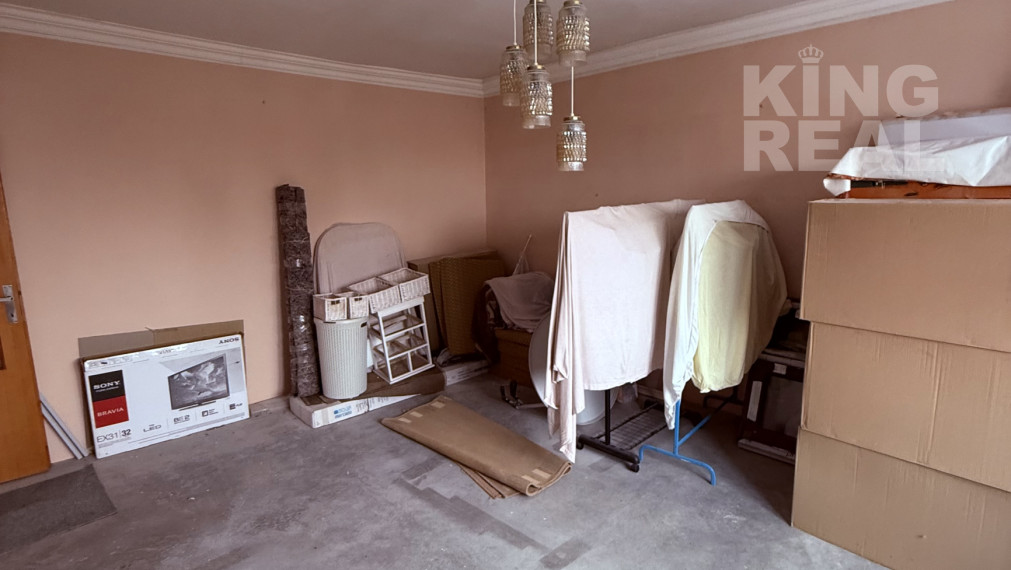 RODINNÝ DOM PO KOMPLETNEJ REKONŠTRUKCII DVORY NAD ŽITAVOU