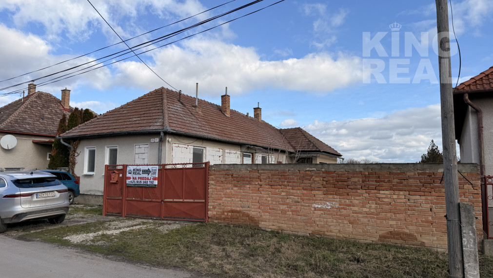 NA PREDAJ – RODINNÝ DOM S PRÍSTAVBOU, BÁNOV