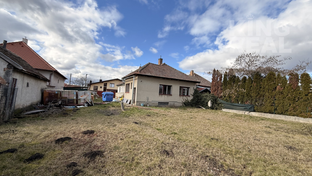 NA PREDAJ – RODINNÝ DOM S PRÍSTAVBOU, BÁNOV