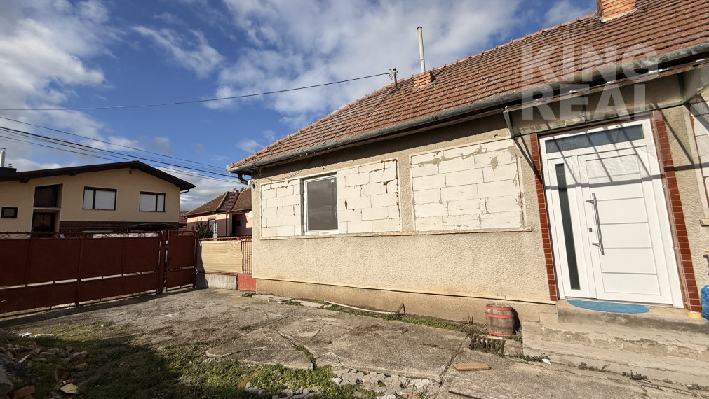 NA PREDAJ – RODINNÝ DOM S PRÍSTAVBOU, BÁNOV