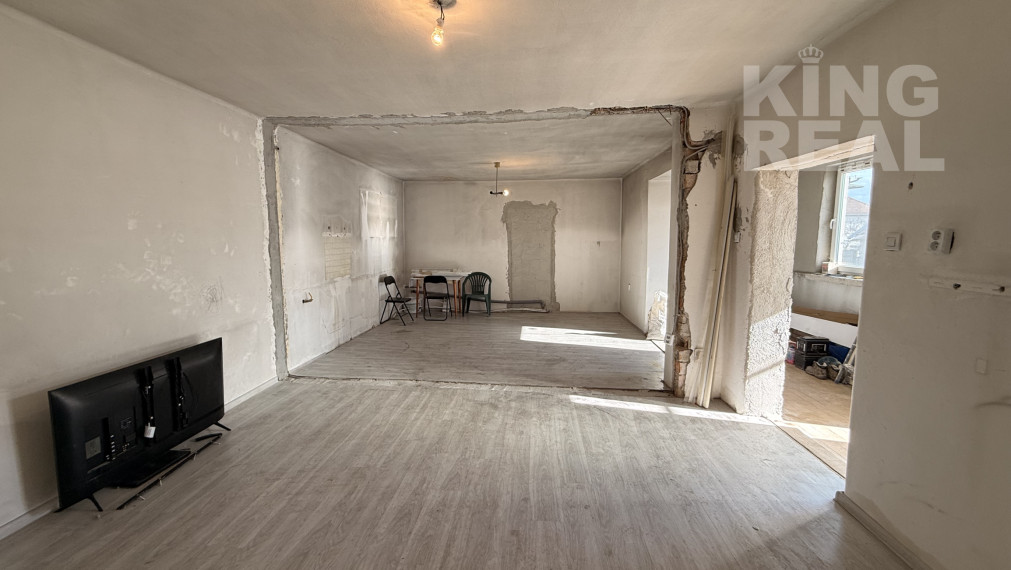 NA PREDAJ – RODINNÝ DOM S PRÍSTAVBOU, BÁNOV