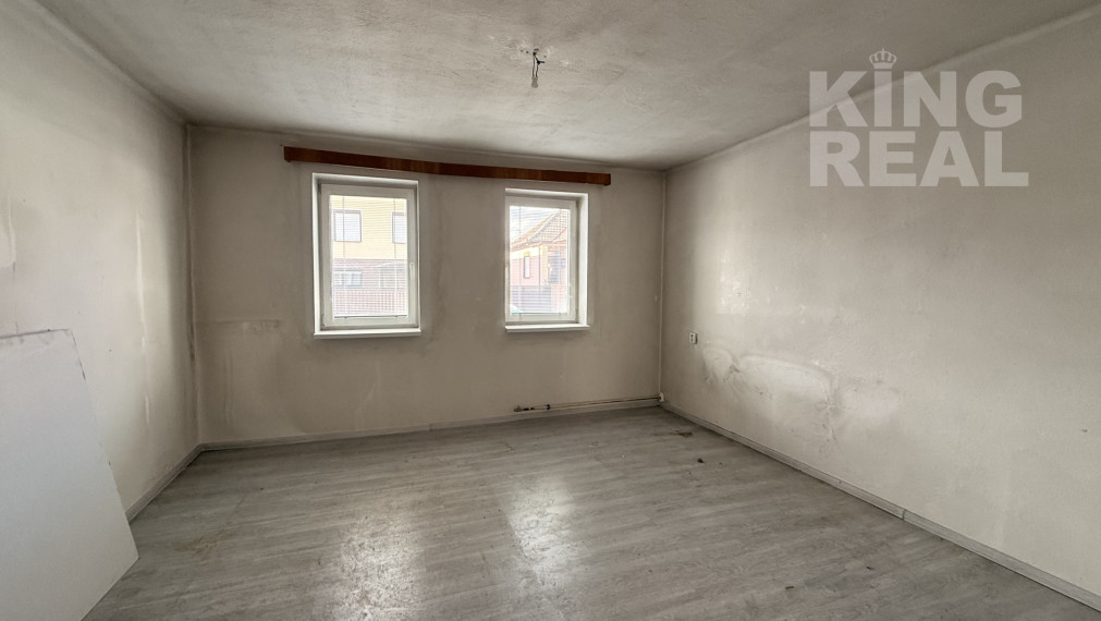 NA PREDAJ – RODINNÝ DOM S PRÍSTAVBOU, BÁNOV