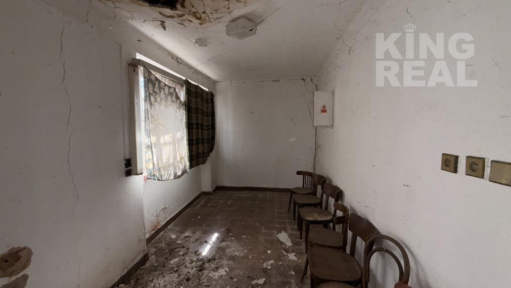 Pozemok s domom v obci Dvory nad Žitavou