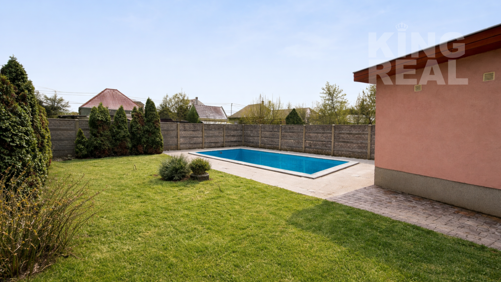 RODINNÝ DOM PO KOMPLETNEJ REKONŠTRUKCII DVORY NAD ŽITAVOU