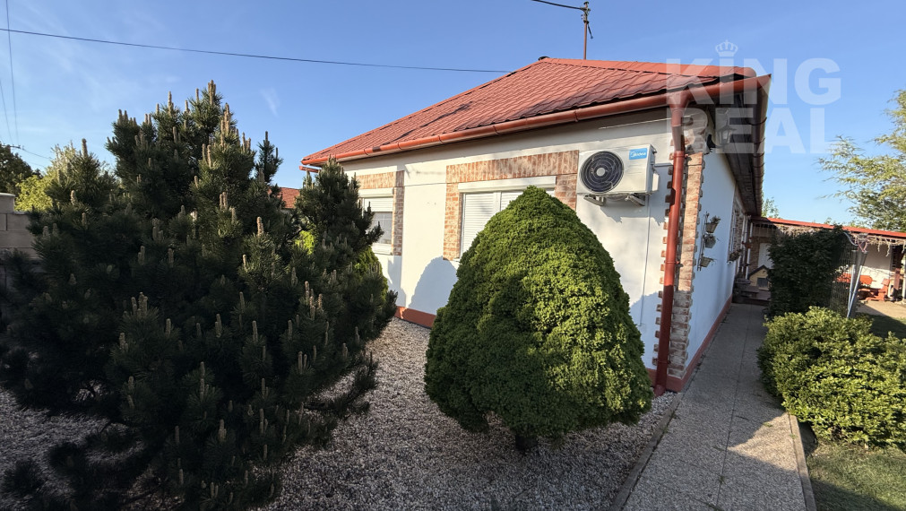 Pokojné bývanie v Malom Jatove s apartmánmi a záhradou