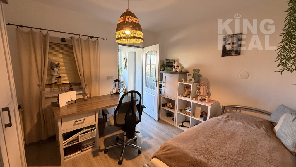 Pokojné bývanie v Malom Jatove s apartmánmi a záhradou