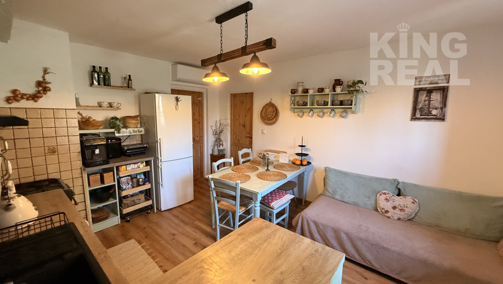 Pokojné bývanie v Malom Jatove s apartmánmi a záhradou