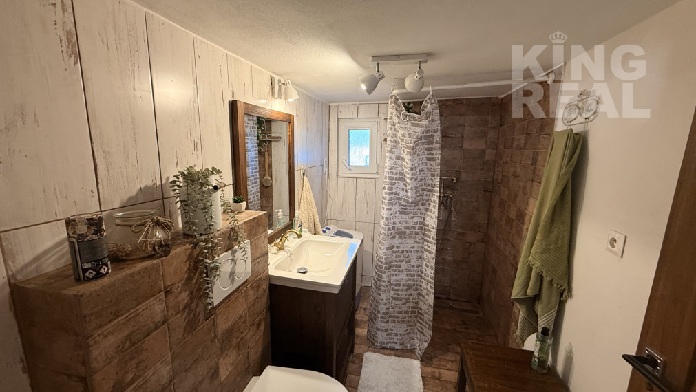 Pokojné bývanie v Malom Jatove s apartmánmi a záhradou