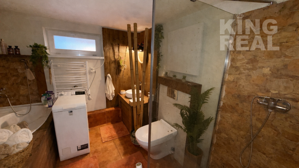 Pokojné bývanie v Malom Jatove s apartmánmi a záhradou