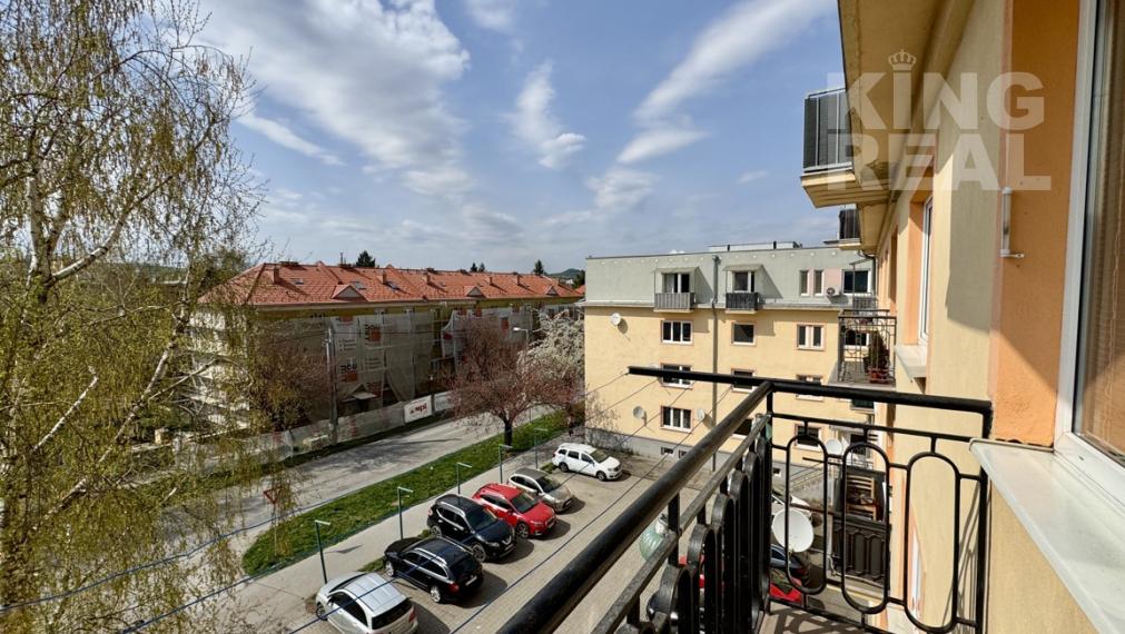 NA PRENÁJOM - 3 izbový byt s balkónom, ul. Janouškova v Prešove