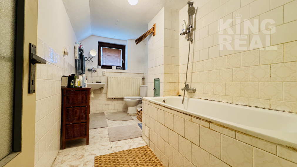 Bývajte aj podnikajte na jednej adrese: Rodinný dom s pozemkom na ul. Kukurelliho 18, okr. Bardejov