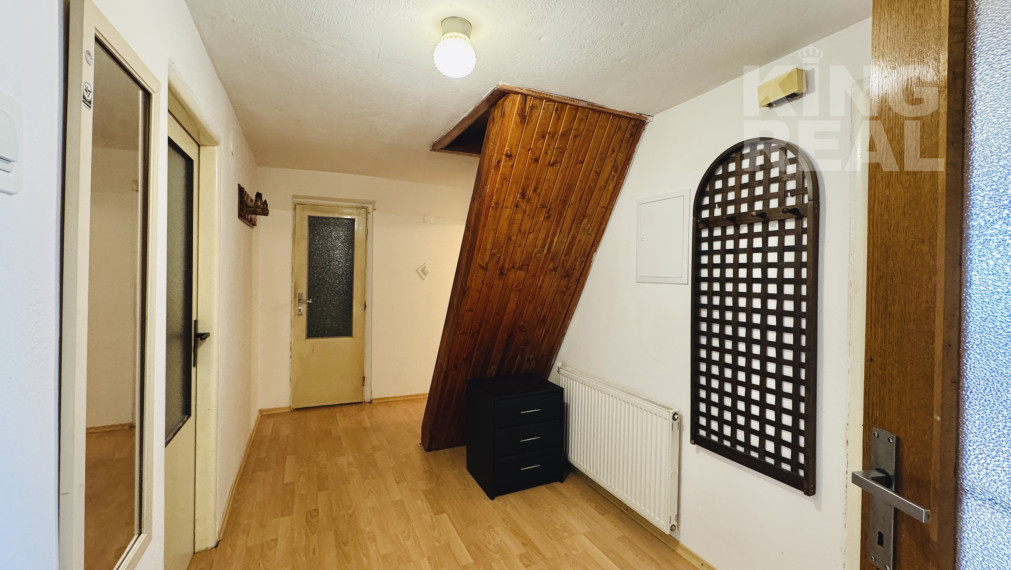 Bývajte aj podnikajte na jednej adrese: Rodinný dom s pozemkom na ul. Kukurelliho 18, okr. Bardejov