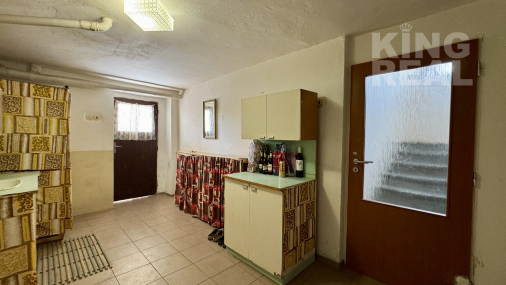 Bývajte aj podnikajte na jednej adrese: Rodinný dom s pozemkom na ul. Kukurelliho 18, okr. Bardejov