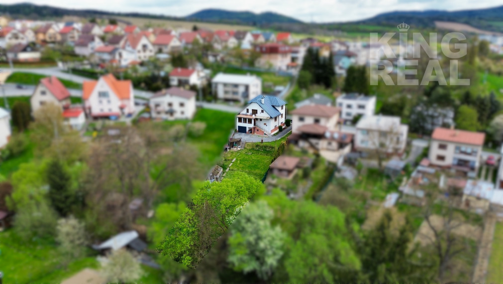 Bývajte aj podnikajte na jednej adrese: Rodinný dom s pozemkom na ul. Kukorelliho 18, okr. Bardejov