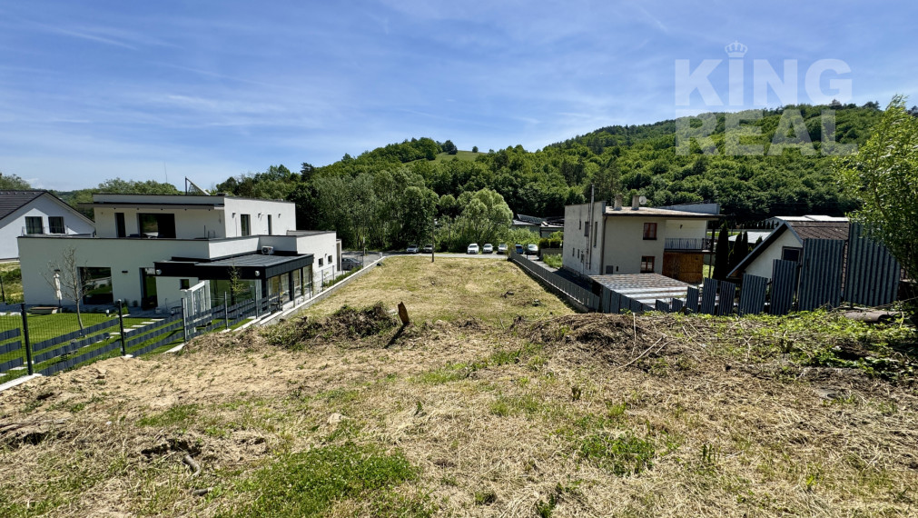 Na predaj: Stavebný pozemok 933 m² s inžinierskymi sieťami – Bardejov (Bardejovská Zábava)