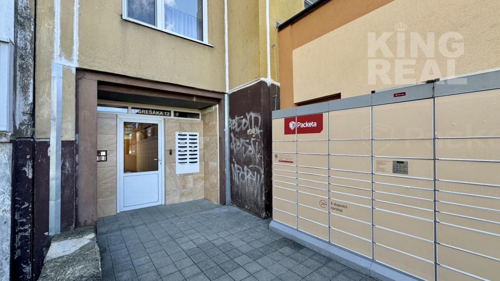 NA PREDAJ: Priestranný 3izbový byt s loggiou, ul. J. Grešáka 12, Bardejov