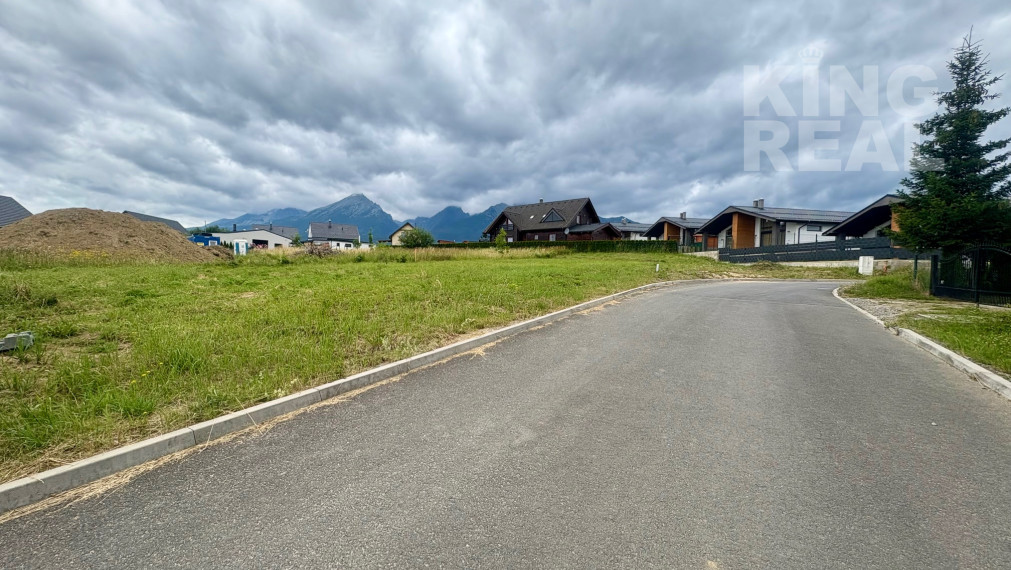 Nádherný stavebný pozemok s výhľadom na Tatry - Stará Lesná, okr. Kežmarok