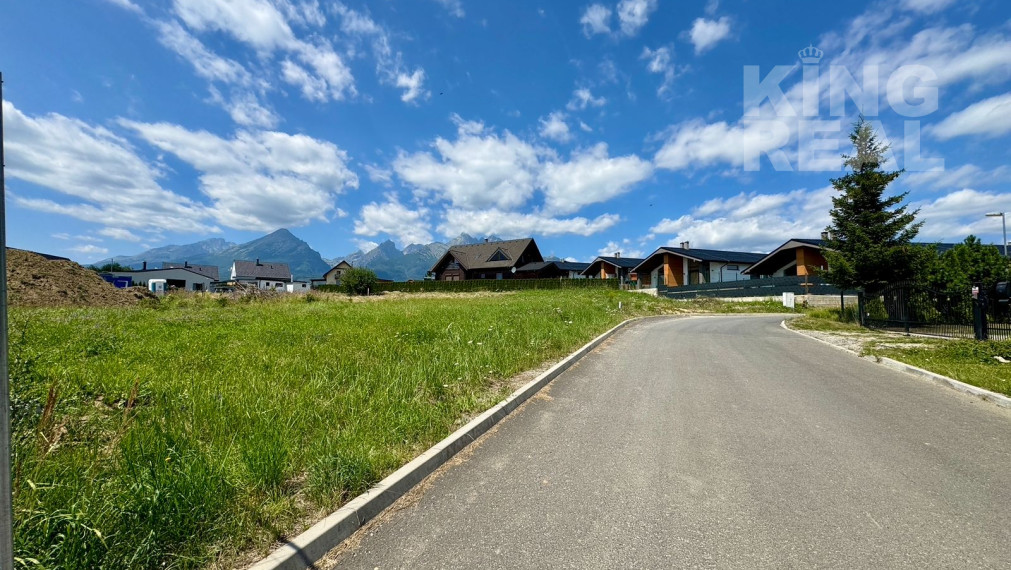 Nádherný stavebný pozemok s výhľadom na Tatry - Stará Lesná, okr. Kežmarok