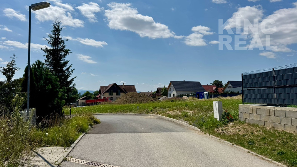 Nádherný stavebný pozemok s výhľadom na Tatry - Stará Lesná, okr. Kežmarok